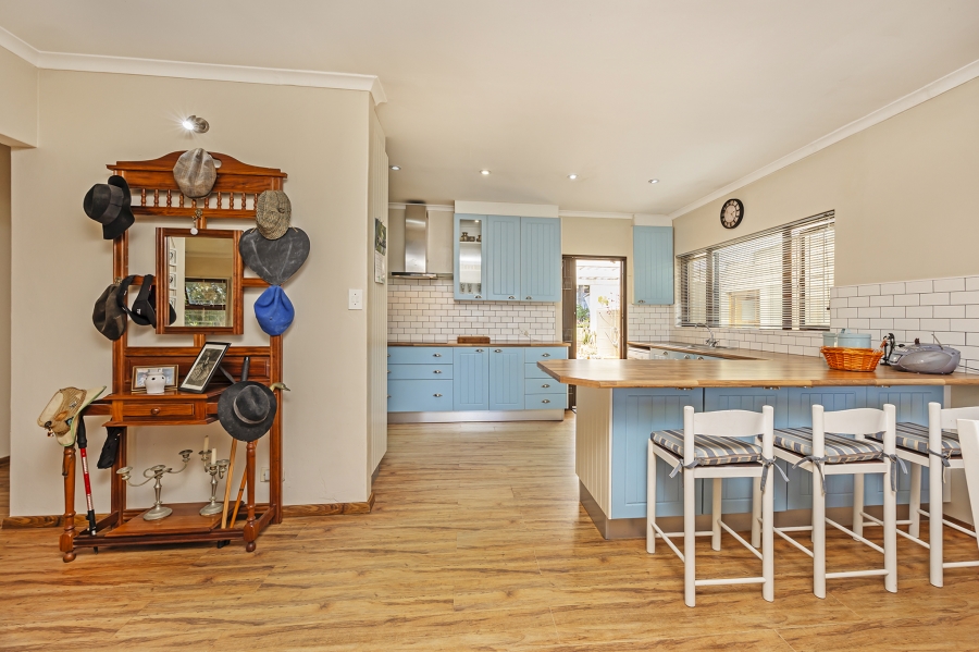 4 Bedroom Property for Sale in Kenridge Western Cape